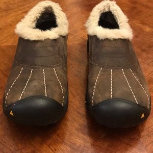 Keen leather slip ons